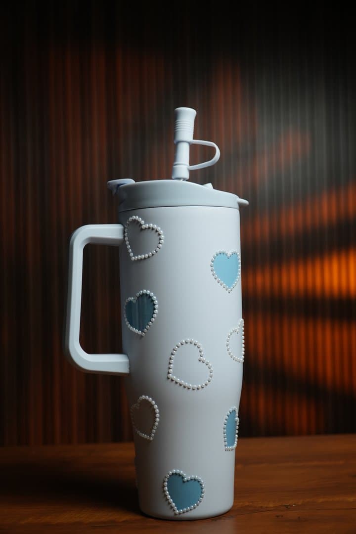 Pearl Heart Tumbler – White & Baby Blue 1